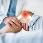 Durere-de-artrită-Trei-moduri-de-a-calma-durerile-excretoare-în-articulația-ta